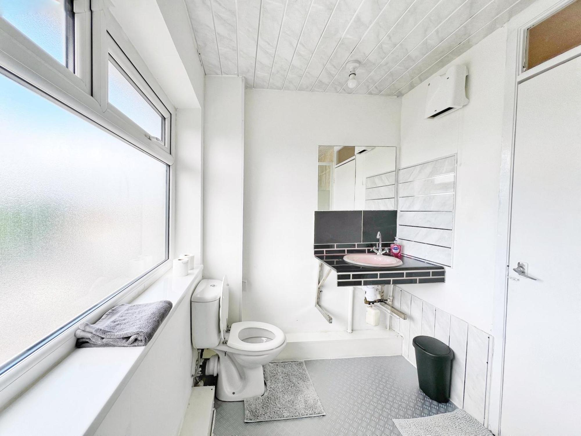 Rusholme Apartment - Sleeps 4 Manchester Exterior foto